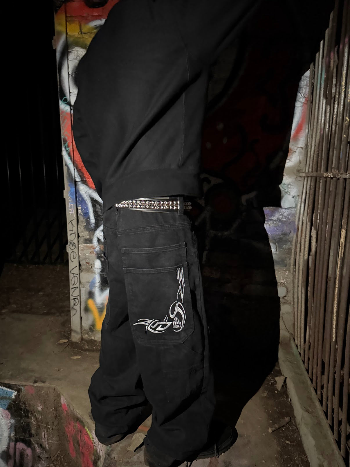 black adida jeans